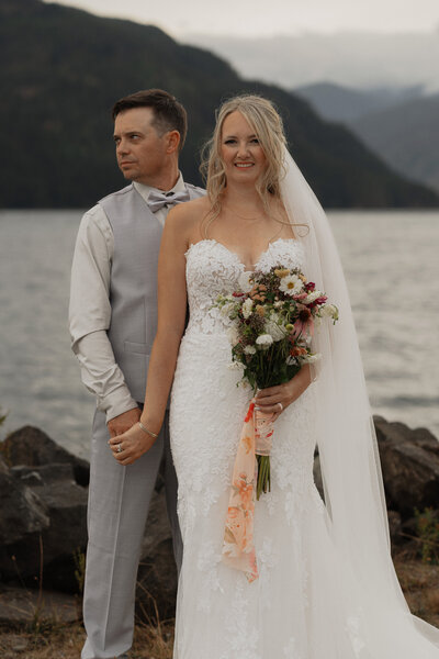latitude-49-photography-km-fish-and-game-club-wedding-vancouver-island-portraits-05966