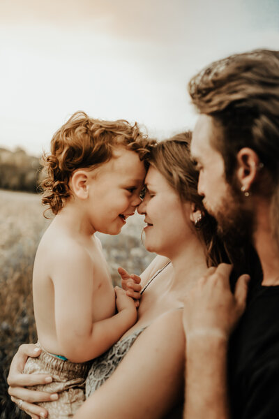Maternity session at sunset at Valley Garden Park in Wilmington Delaware