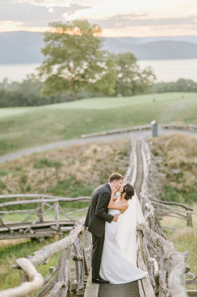 Romantic and Classic NY wedding Photography at Oheka Castle