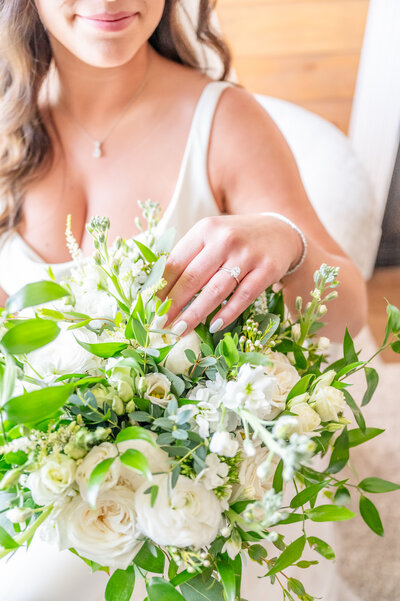 Pittsburgh Bride with flower bouquet from Dormont Florist