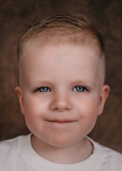 Professioneel kinderportret van een meisje met haarband in Amsterdam****