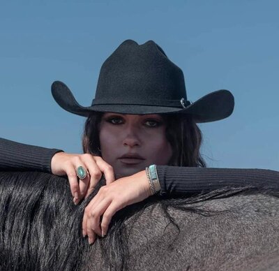 cattleman-iron-female-black-cowboy-hat-headwest-experience