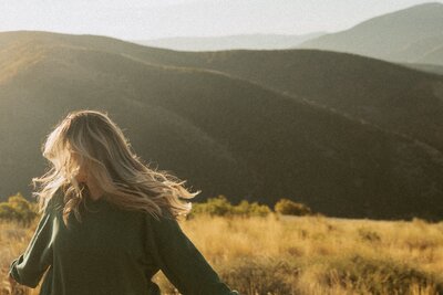 erinn ortiz photo and films on a destination trip to photograph weddings in Utah