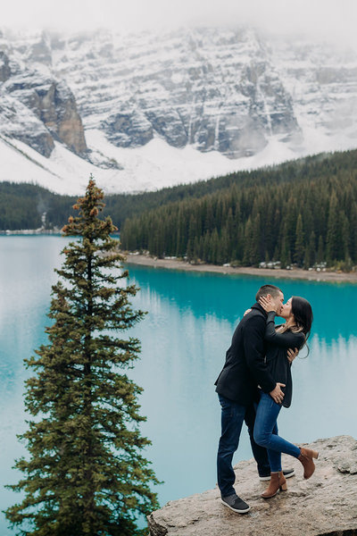 moraine lake engagement proposal photography