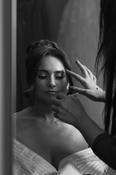 black-white-portrait-of-modern-bride-glitter-eyes-emily-snyder-photography-texas-destinations