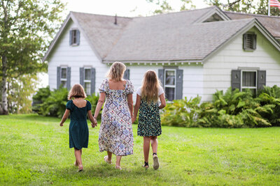 Mom and daughters walking away | Family Photography