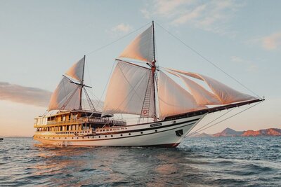 yacht tour bali