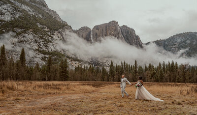 bride and groom at glacier point