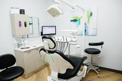 Inside Peak Prosthodontics clinic in Lethbridge, Alberta, where expert veneer treatments are performed with precision and care.