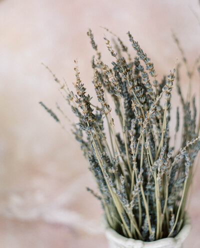lavender bouquet at Tampa Bay wedding