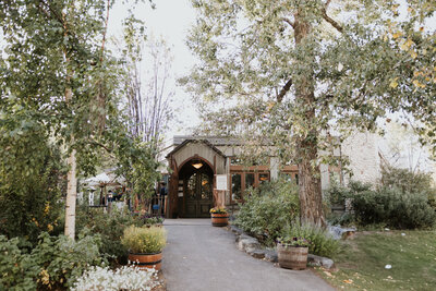River Cafe, a riverside wedding venue in downtown Calgary, featured on the Brontë Bride Vendor Guide.