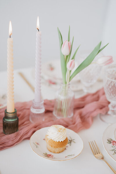 Personal branding photo for Henriette Dessert, showcasing one of her cupcakes