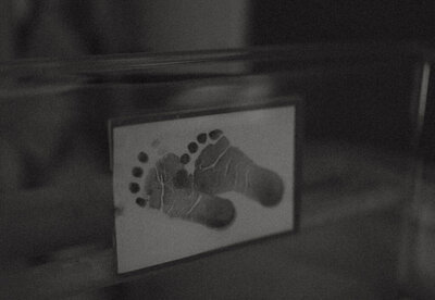 Capture the first precious moments of life with a fresh 24-hour hospital session at the Silverton, Oregon Birthing Center. From baby footprints to intimate, candid moments, preserve the beauty of your newborn's earliest memories.
