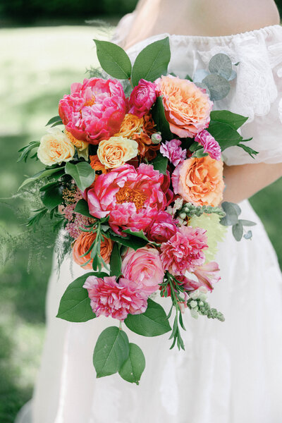 Full service wedding florist and flower farm.
