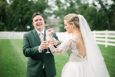Best Oregon wedding photographers
