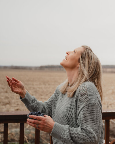 Strongly Nourished by Sandra offers custom fitness & nutrition coaching for busy, perimenopausal women. Work with a certified holistic expert today.