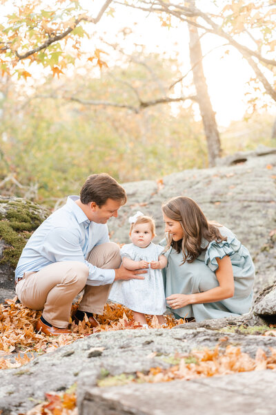 Chattanooga family photographer captures young family on Lookout Mountain