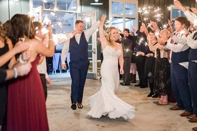 classic-burgundy-and-navy-wedding-at-the-estate-at-new-albany-in-ohio_0944