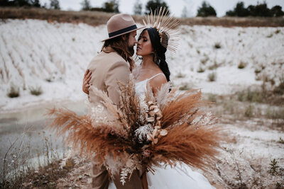 Styled wedding shoot winter door Maud van den Heuvel Photography