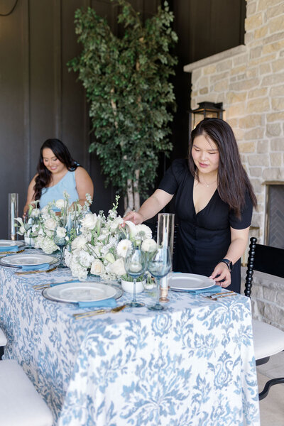 Keyla and Mozi decorating the table