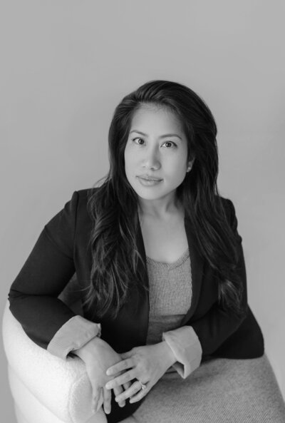 professional headshots of business woman