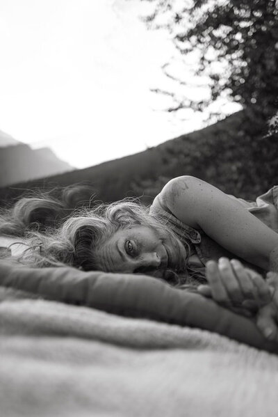 Trauma informed photographer for women