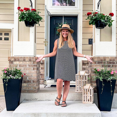 painted front door and front porch planters-1