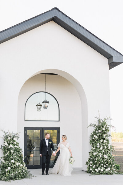 Sparrow Lane Events, a sophisticated and romantic wedding venue in Spruce Grove, AB, featured on the Brontë Bride Vendor Guide.
