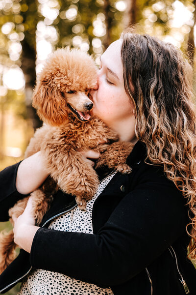 Ik ben Dyan: van creatieve beelden tot gestructureerde ondersteuning. Ontdek hoe ik je merk kan versterken en je werk makkelijker kan maken.