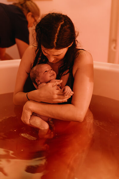 accoucher chez soi - documenter la naissance a domicile - vanessa amiot photographe