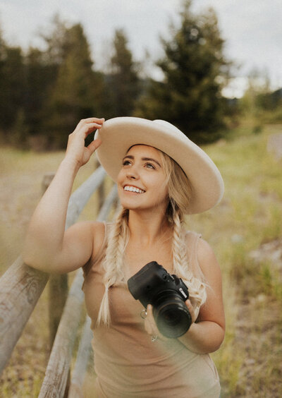 Haley Jessat is an elopement, wedding and lifestyle photographer that serves Northwest Montana