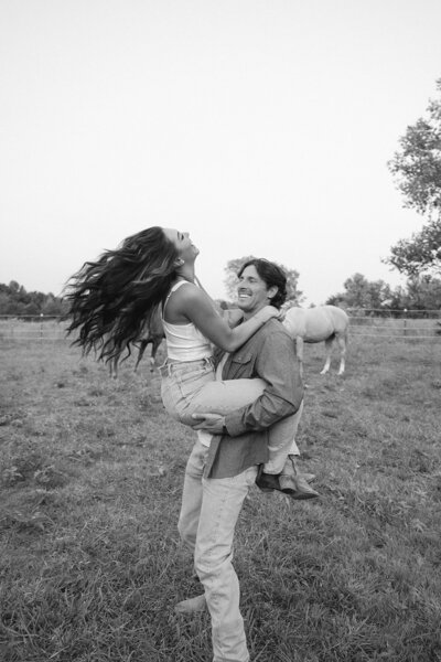 Jordan Grover Photo is a wedding photographer serving St. Louis, Central, and Eastern Missouri as well as travel + destination weddings. Jordan Grover Photo is an editorial and documentary style of photography