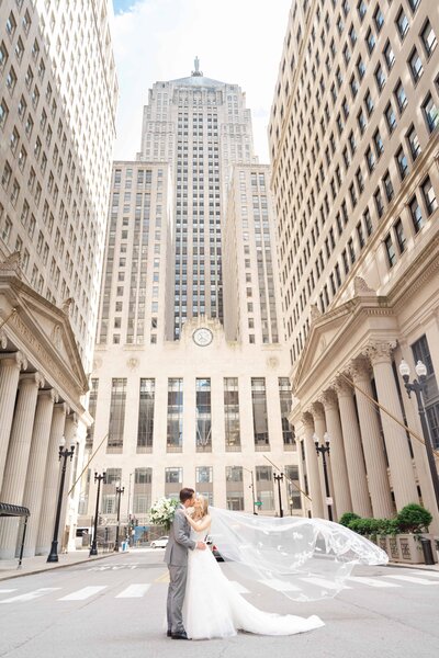 Board of Trade in Chicago wedding portrait.
