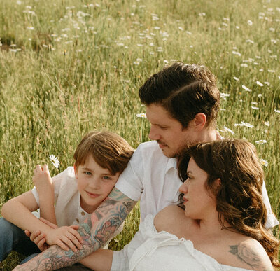 ZoeyLynn Photography is a lifestyle photographer based in Oregon, specializing in documenting life as it is. From candid family moments to personal milestones, I capture the real, raw beauty of your everyday moments, creating timeless memories that tell your unique story.