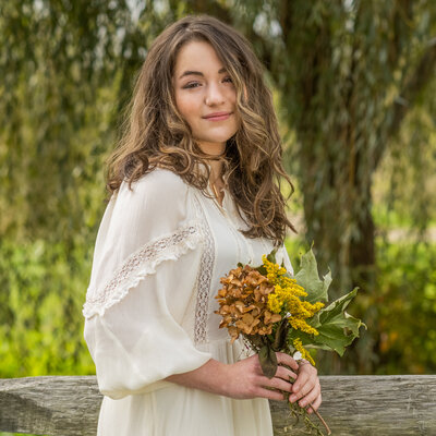 13-flower-bouquet-romantic-weeping-willow.jpg