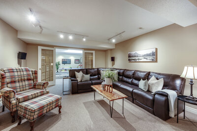 24 Worthington family room (4)