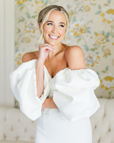 Elegant bridal portrait by Abby Bell Photography, a fine art Alabama wedding photographer specializing in luxury and timeless wedding photography. Capturing personalized, romantic moments for Alabama couples seeking an unforgettable wedding experience.
