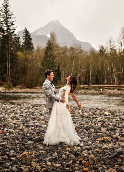 Experience the joy and natural beauty of your wedding day with Everest Portraits, your premier choice for riverside wedding photography in Western Washington. Relive the laughter and love with stunning backdrops