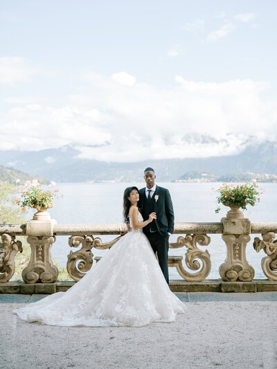 romantic-wedding-ceremony-in-a-picturesque-setting-at-lake-como-in-italy