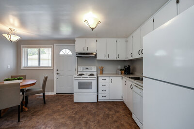 774 Downview eat in kitchen (1)