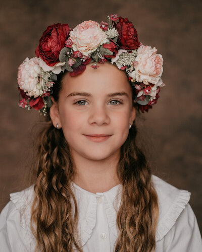 Professioneel kinderportret van een meisje met bloemenkrans  Amsterdam