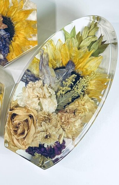 clock, resin keepsake, floral, preservation, flower preservation, bouquet preservation, wedding flower keepsake, memorial keepsake, dried flower keepsake, memorial flower preservation, preserved flowers in resin, texas preservation, cremation keepsake, breastmilk keepsake, ashes, dried flower, pressed flowers