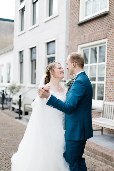 trouwen in hoorn bruidsfotografie stad