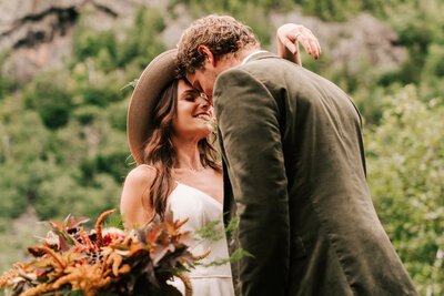 new jersey wedding photographer catching a gaze during  an adventure elopement