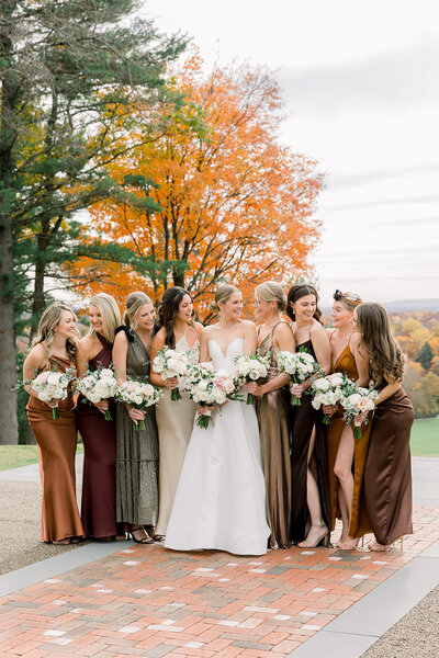 Colorado wedding planner pouring champagne