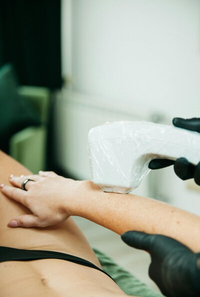 infirmière-esthétique-jet-peel-brignoles