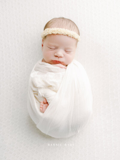 white-neutral-style-newborn-baby-girl-photo-san-diego-carlsbad