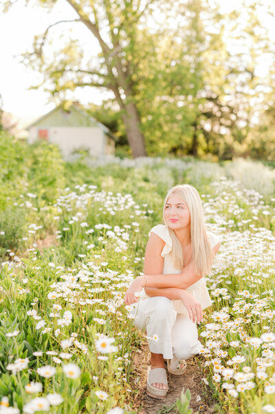 Idaho senior portrait photorapher - flower garden senior portraits