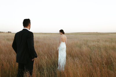 mikayla&dillonwedding_saskatoon_saskatchewan_sunset_bridal_portraits_wedding_field_photography_photographer_timeless_elegant_effortless_trees_nature_photos208