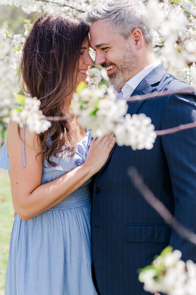 loving-spring-couple-portrait-grand-rapids-photographer-apple-blossoms